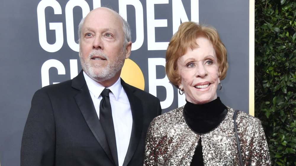 Brian Miller y Carol Burnett en la 77a edición de los Globos de Oro