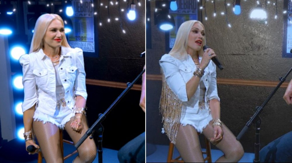 Gwen Stefani en un conjunto blanco en los ACM 