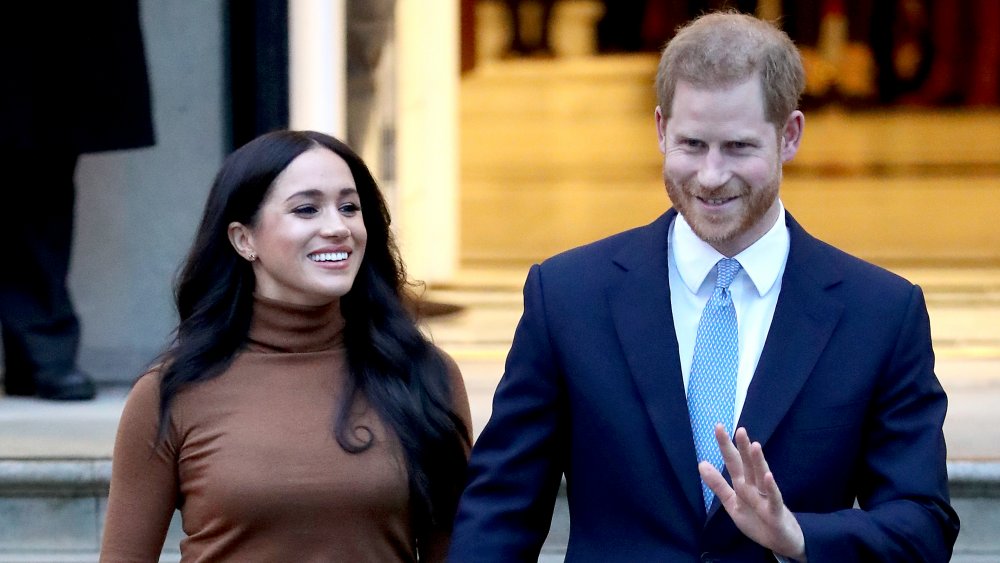 Meghan Markle y el príncipe Harry salen de Canada House en 2020 