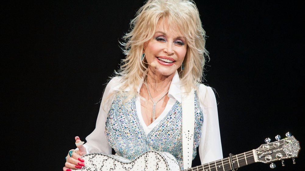 Dolly Parton actúa en Agua Caliente Casino en 2014