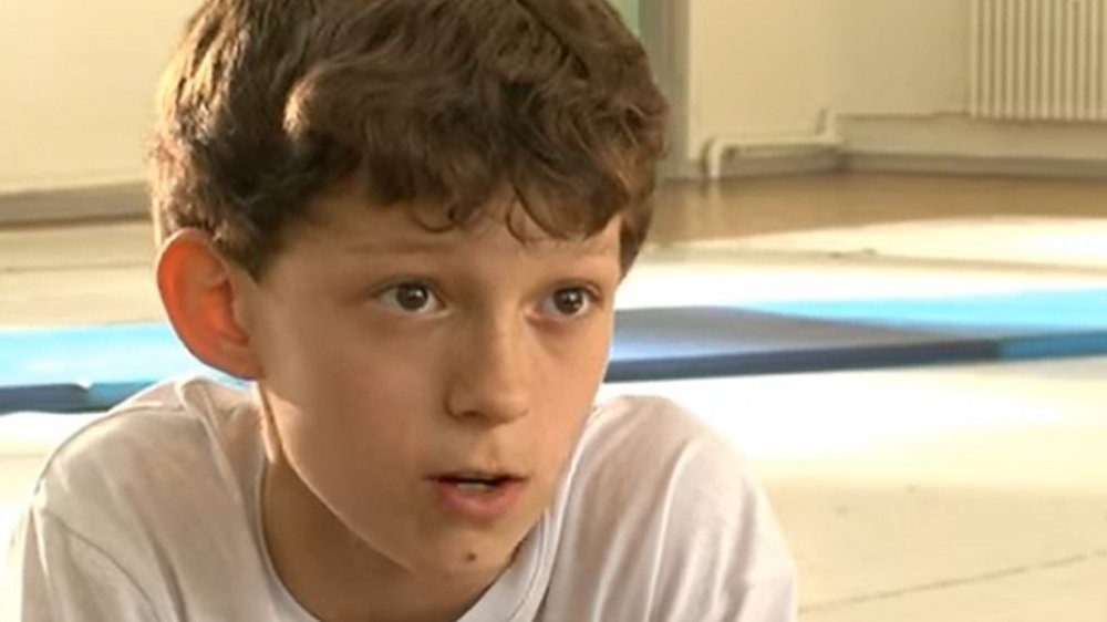 Un joven Tom Holland ensayando para Billy Elliot: The Musical