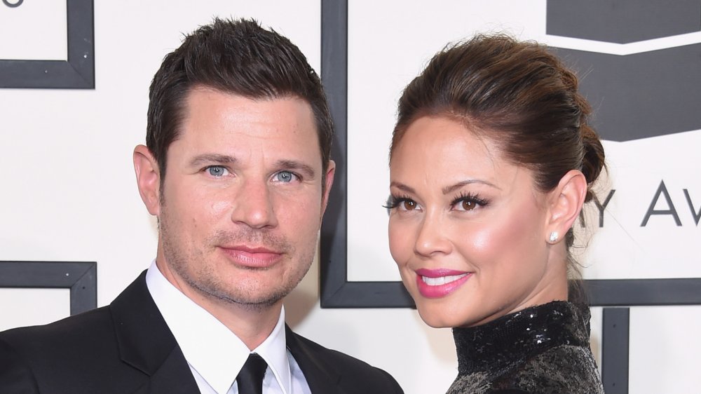 Nick Lachey y Vanessa Lachey en la 58a entrega de los premios Grammy