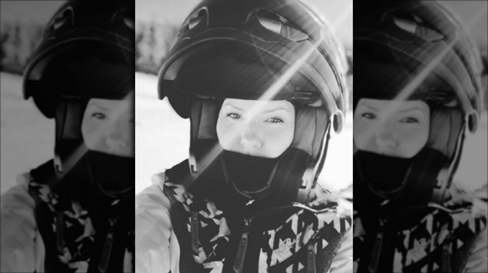 Elisha Cuthbert en motos de nieve 