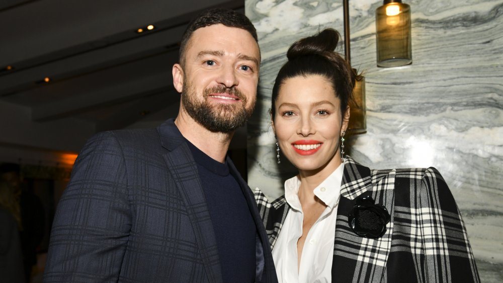 Justin Timberlake y Jessica Biel sonriendo