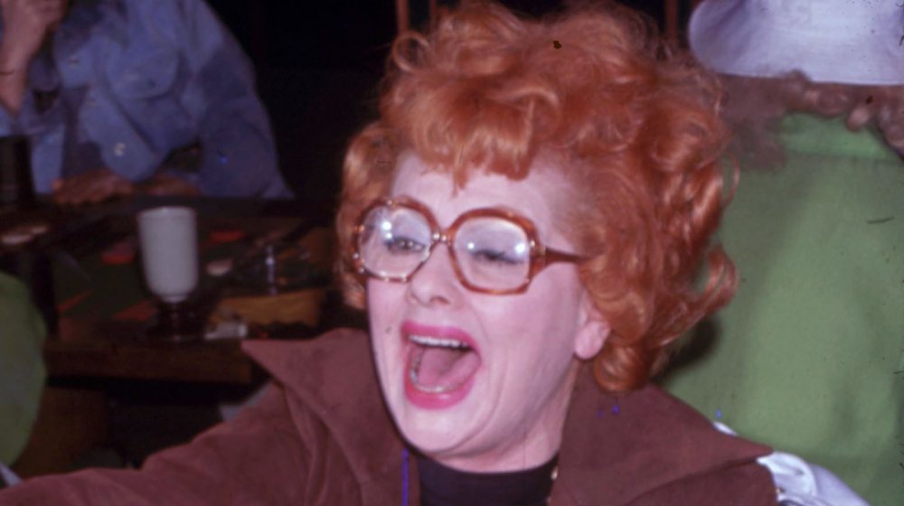 Lucille Ball jugando backgammon circa 1978