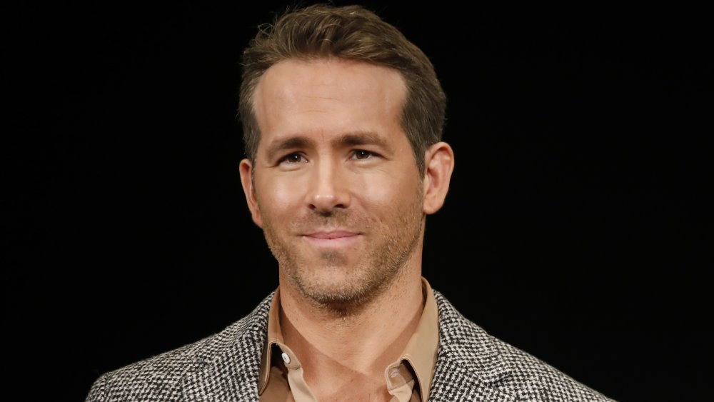 Ryan Reynolds sonriendo 