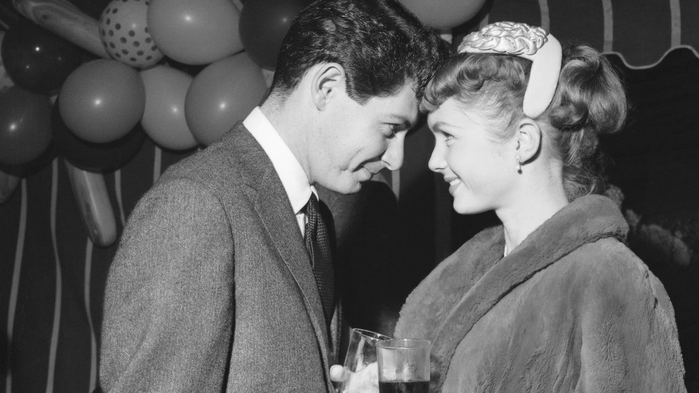 Debbie Reynolds y Eddie Fisher asistieron a la fiesta del productor de cine Mike Todd el 15 de octubre de 1955