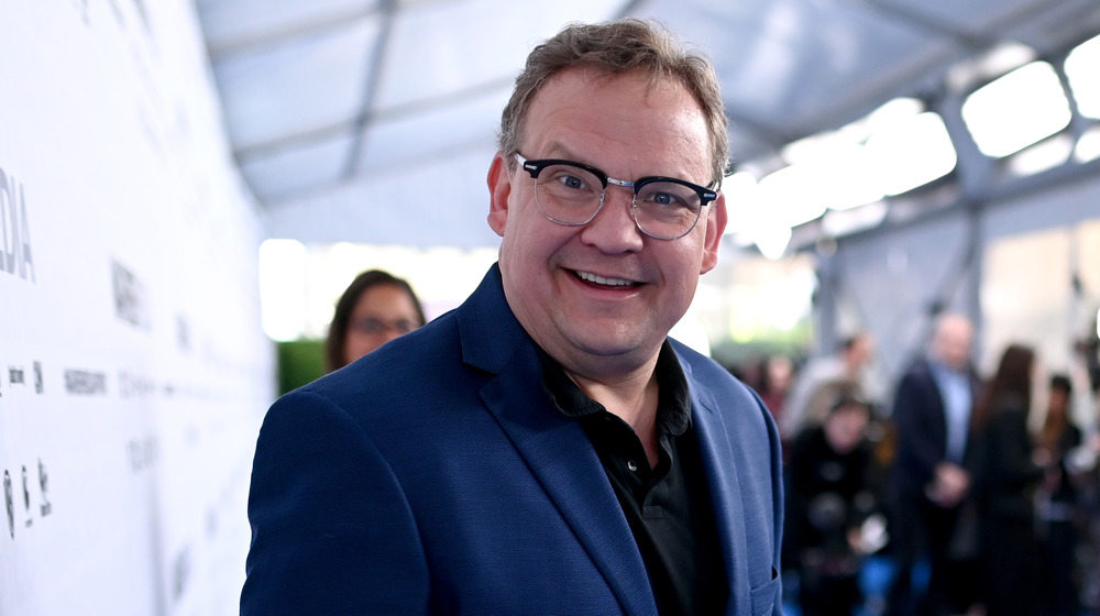 Andy Richter sonriendo 