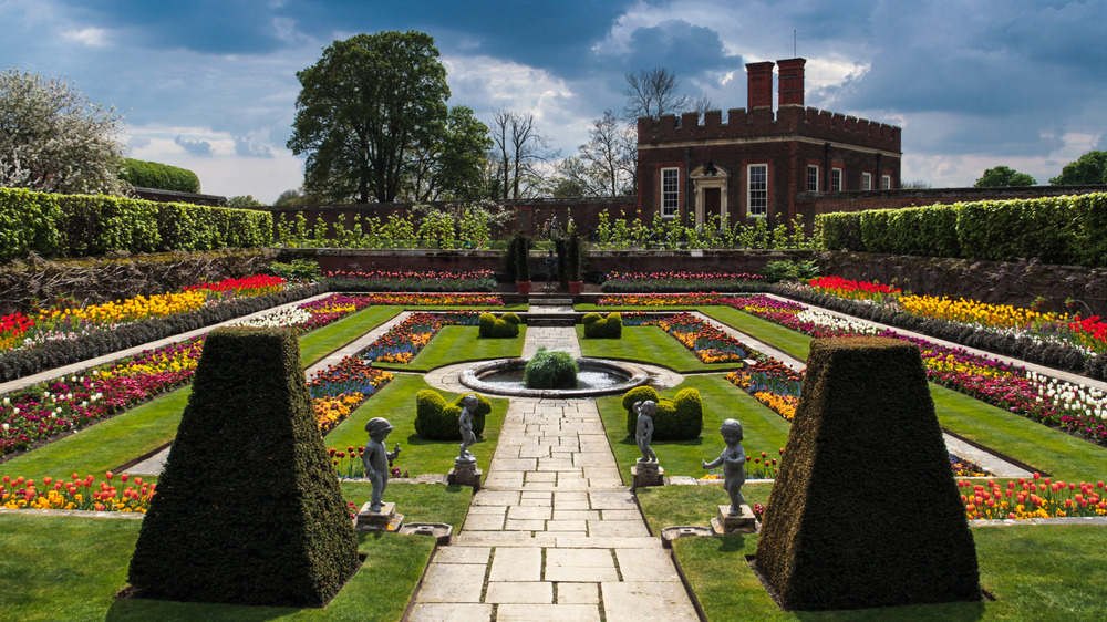 Jardines del palacio de Hampton Court 