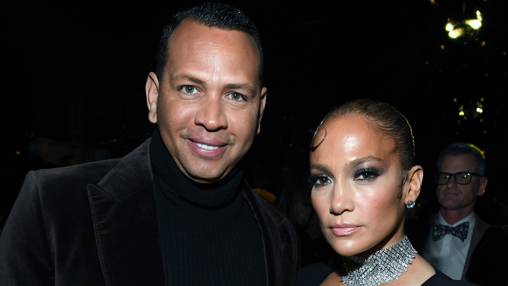 Alex Rodríguez y Jennifer Lopez sonriendo