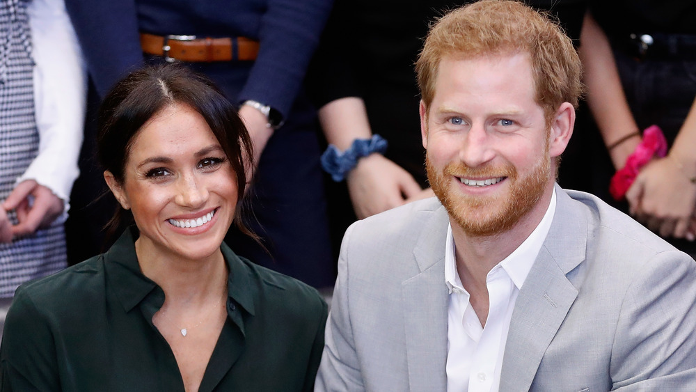 Meghan Markle y el príncipe Harry sonriendo