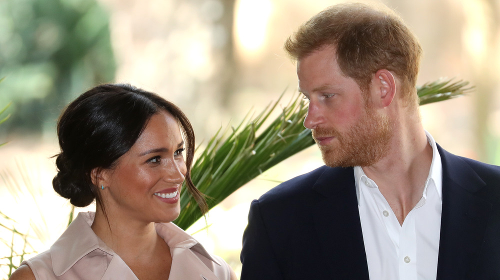 Meghan Markle le sonríe al príncipe Harry