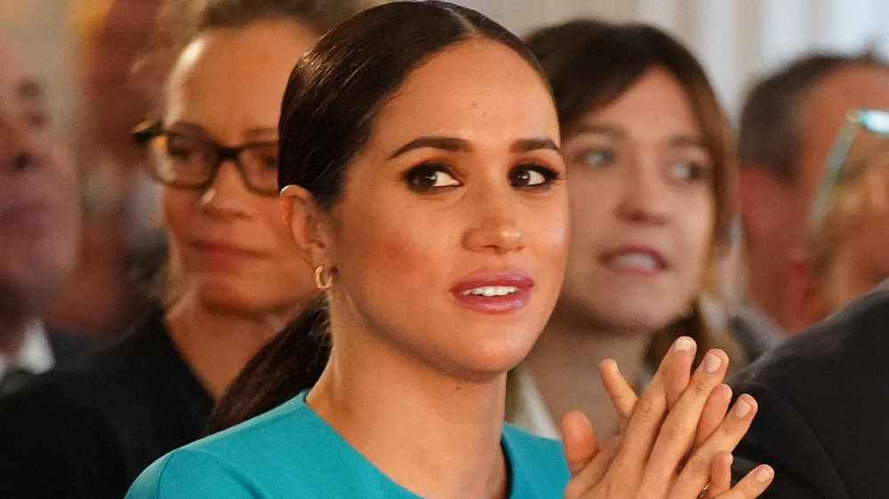 Meghan Markle luciendo molesta y confundida