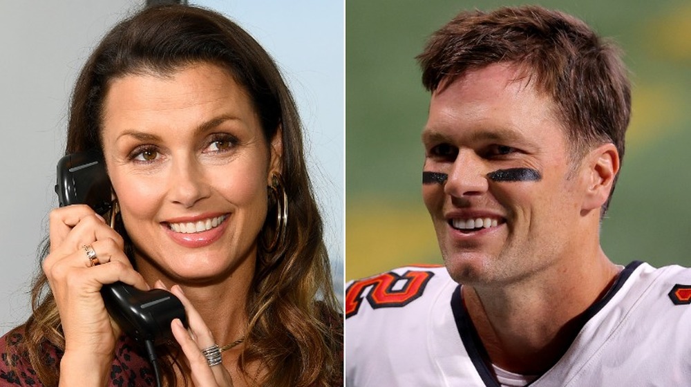 Bridget Moynahan sonriendo por teléfono, Tom Brady sonriendo