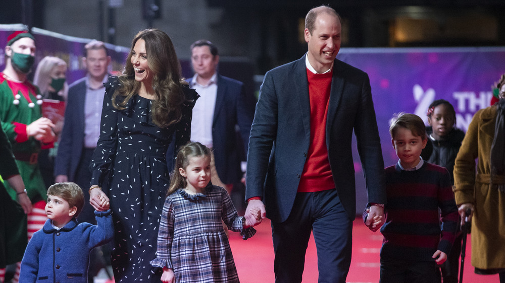 Kate Middleton y el príncipe William con sus hijos