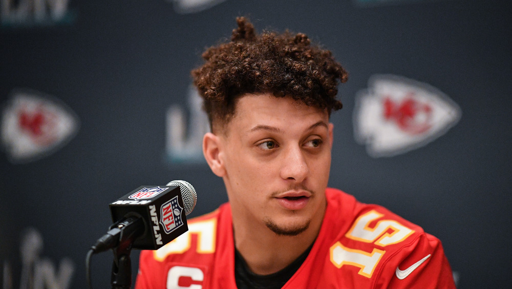 Patrick Mahomes, entrevistando