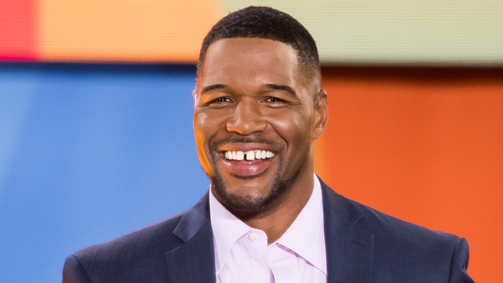 Michael Strahan sonriendo