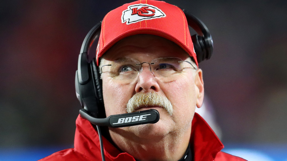 Entrenador Andy Reid en un juego de Chiefs en 2020