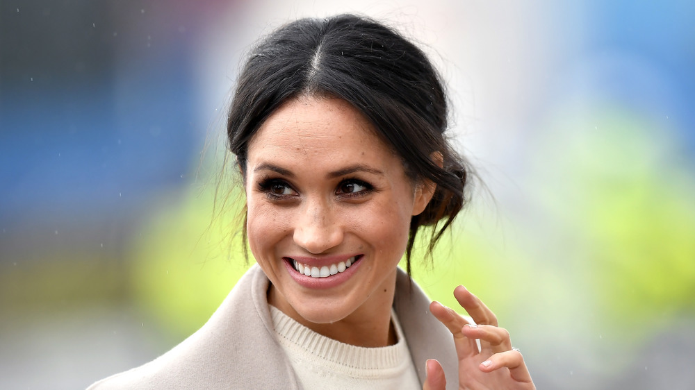 Meghan Markle saluda a la multitud