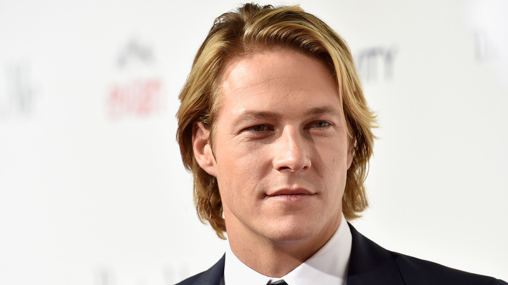 Luke Bracey en un estreno en Los Ángeles