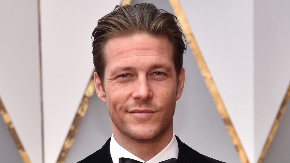 Luke Bracey en los Oscar