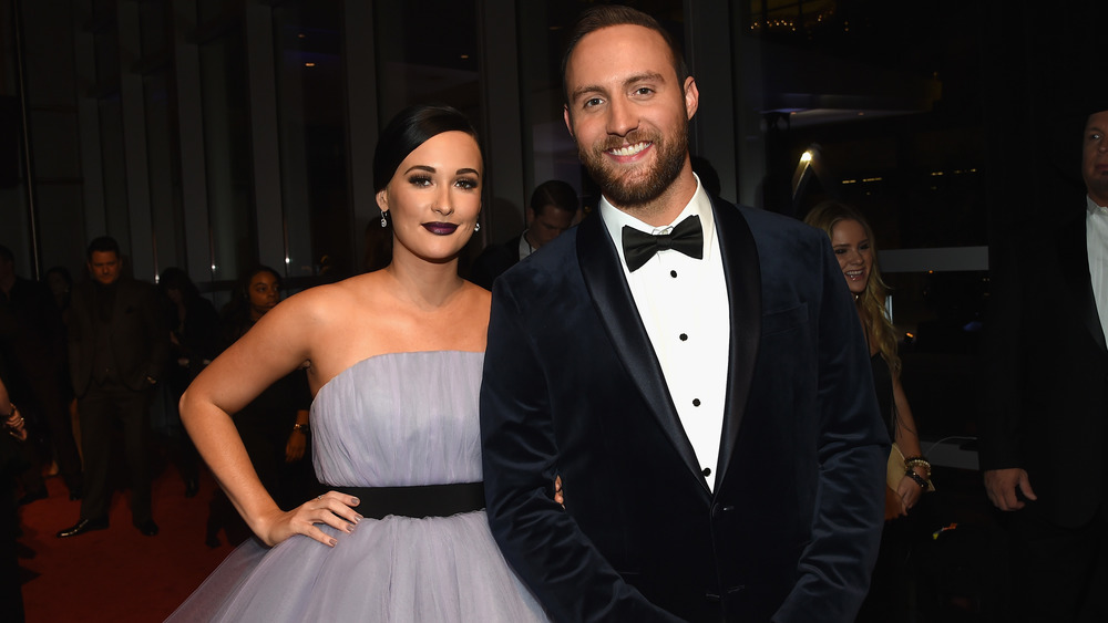 Kacey Musgraves y Ruston Kelly se vistieron para un evento de Hollywood 