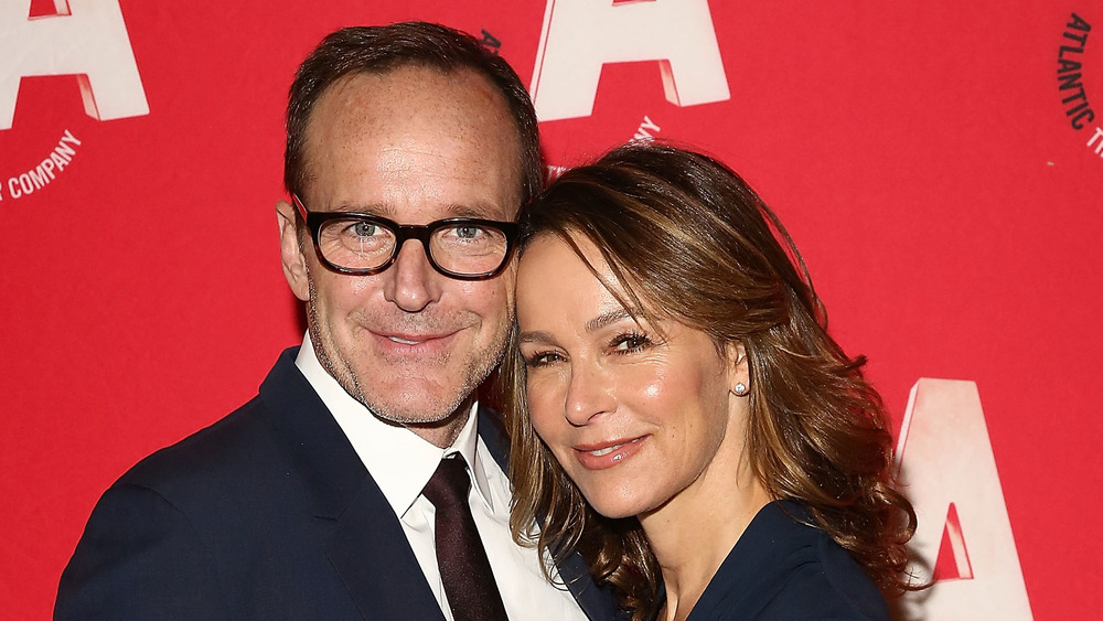 Jennifer Grey y Clark Gregg