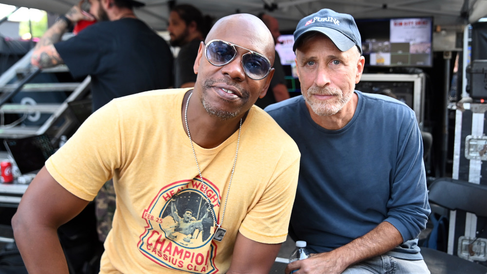 Dave Chappelle y Jon Stewart en la Block Party de Dave Chappelle en 2019