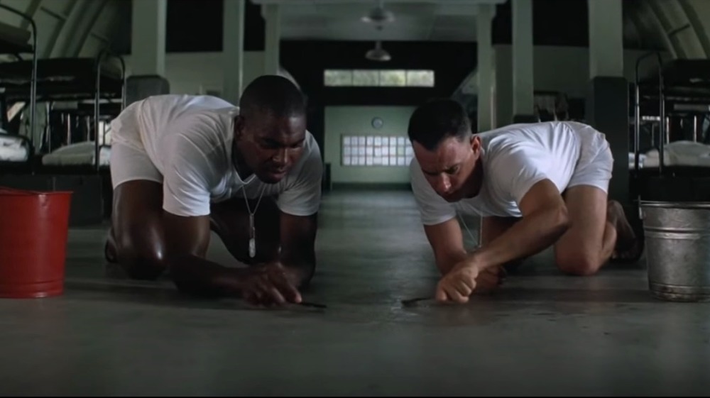 Mykelti Williamson y Tom Hanks en Forrest Gump