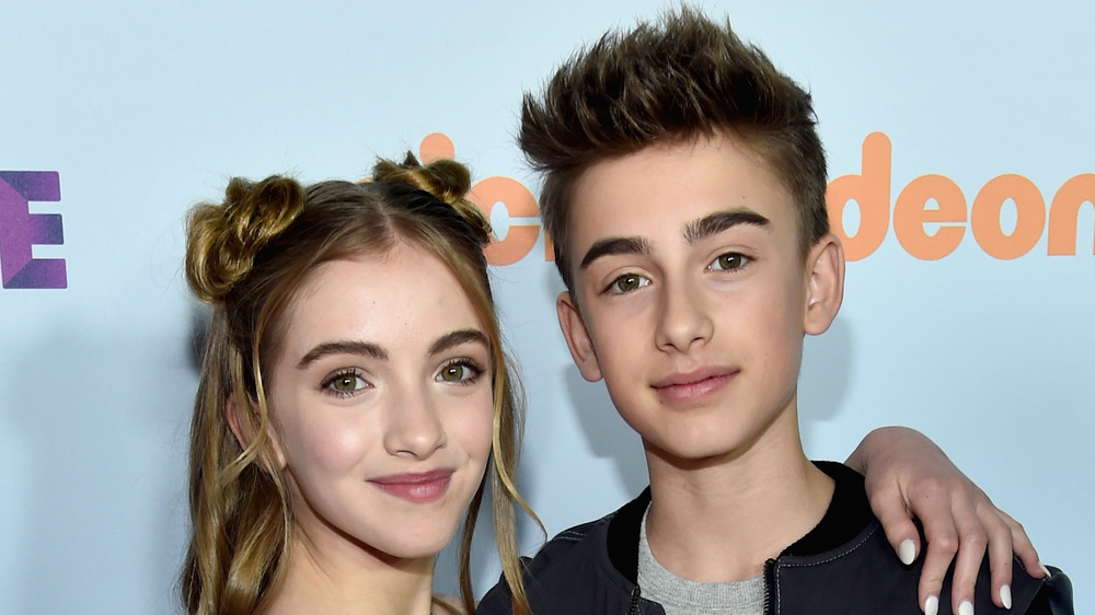 Lauren Orlando posando con su hermano Johnny Orlando