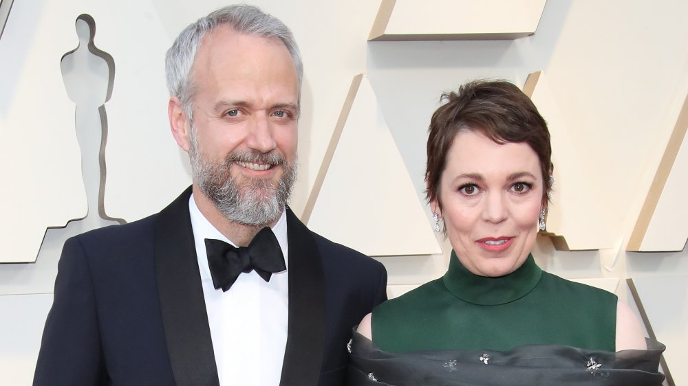 Olivia Colman y Ed Sinclair en los Globos de Oro