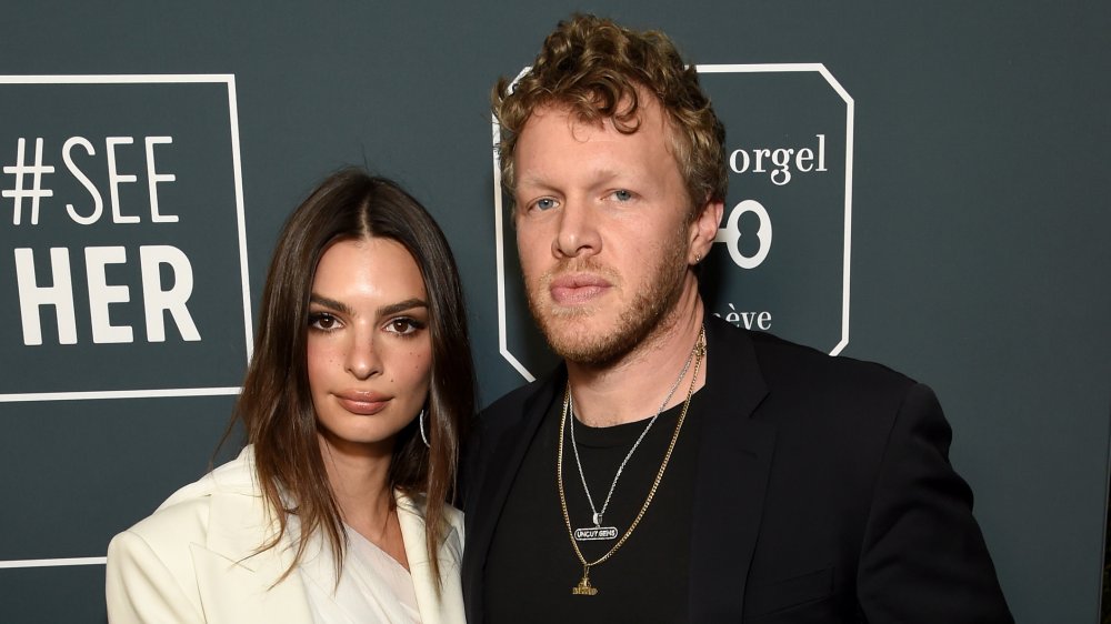 Emily Ratajkowski y Sebastian Bear-McClard en los 25th Annual Critics Choice Awards