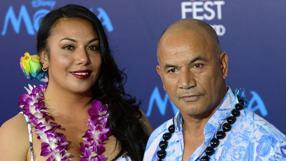 Ashlee Howden-Sadlier y Temuera Morrison en el estreno de Moana