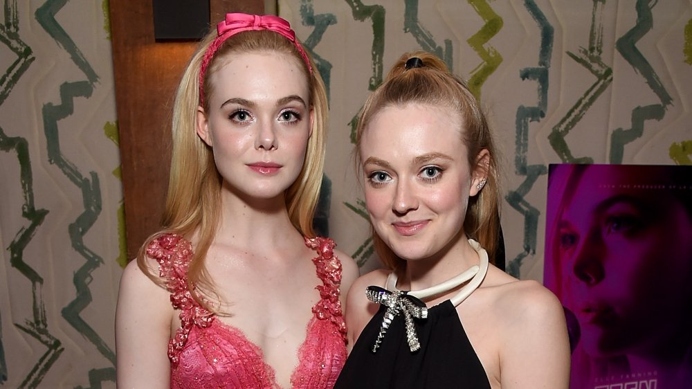 Elle y Dakota Fanning