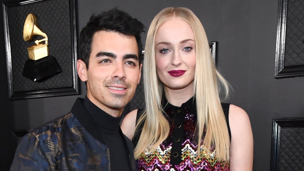 Joe Jonas y Sophie Turner en los Grammy