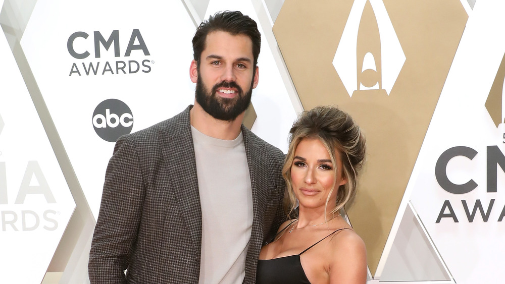 Eric Decker y Jessie James Decker en los Country Music Awards