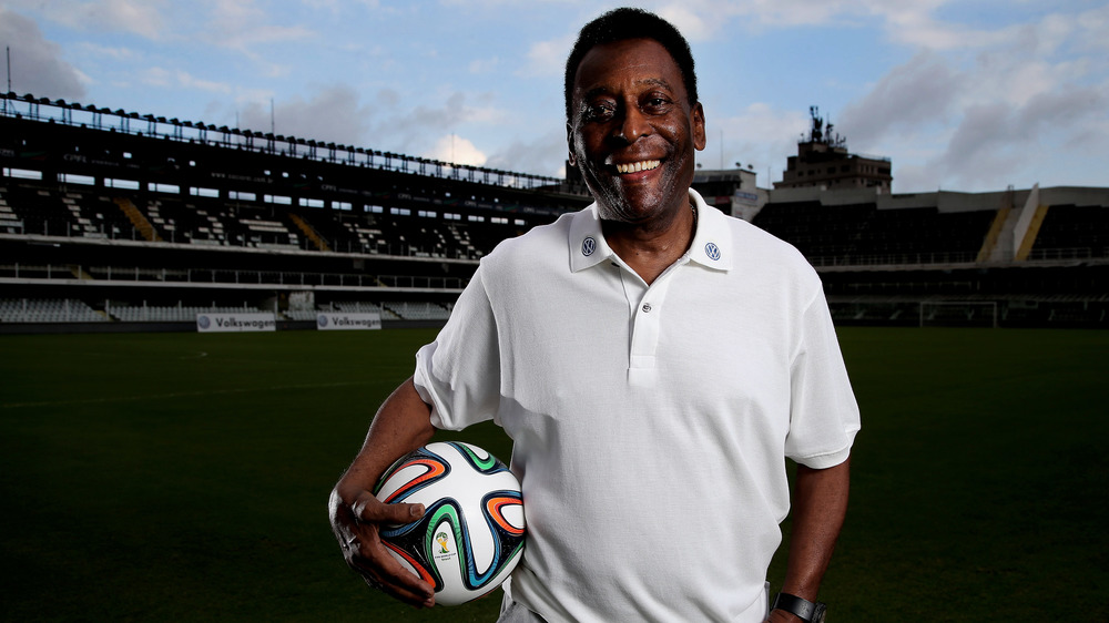 Pele posando para la cámara en 2014