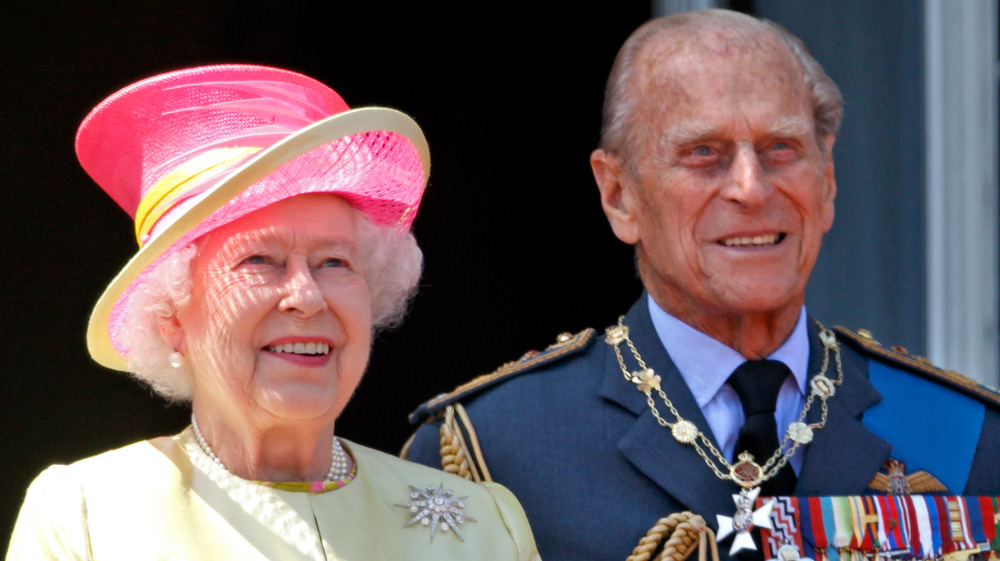 La reina Isabel y el príncipe Felipe sonriendo