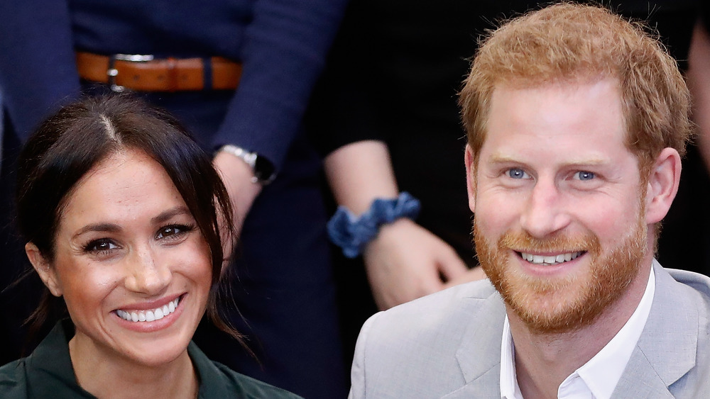 Meghan Markle y el príncipe Harry sonriendo