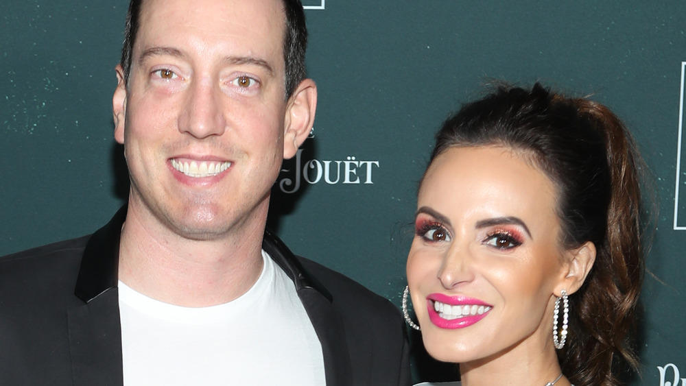 Kyle Busch y su esposa Samantha Busch sonriendo