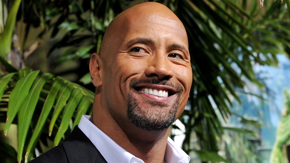 Dwayne Johnson sonriendo