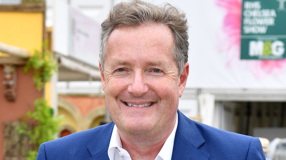 Piers Morgan sonriendo