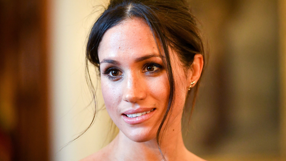 Meghan Markle sonriendo