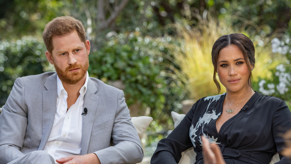 El príncipe Harry y Meghan Markle se sientan para su entrevista con Oprah