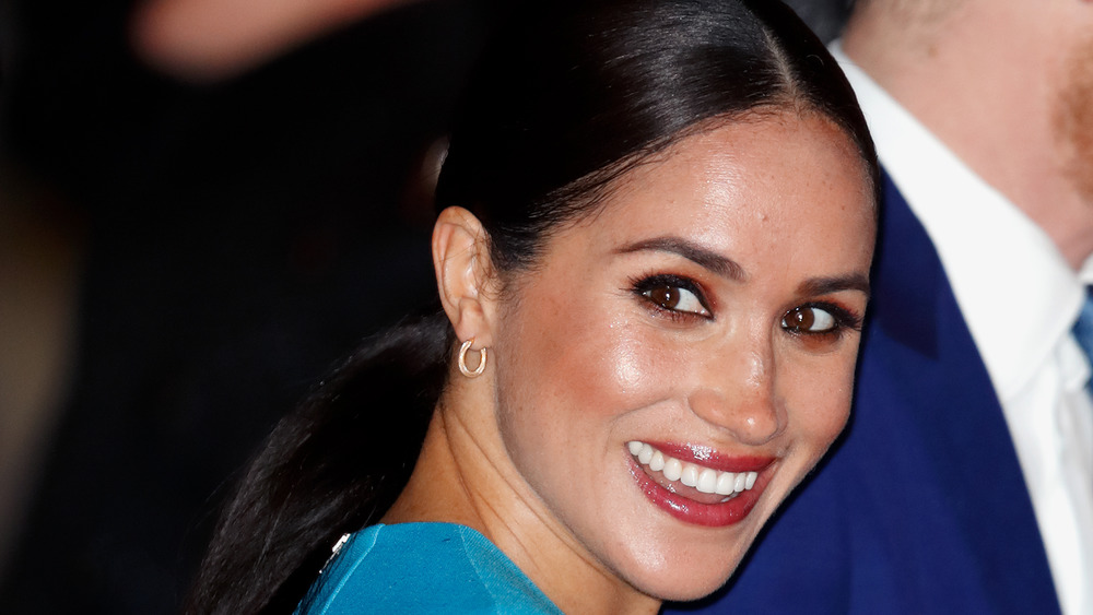 Meghan Markle sonríe 