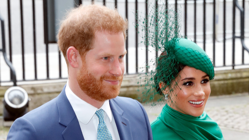 Meghan Markle y el príncipe Harry sonriendo