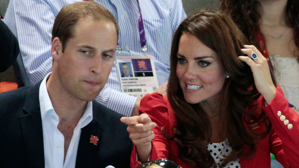 El príncipe William y Kate Middleton con el anillo de compromiso de Diana