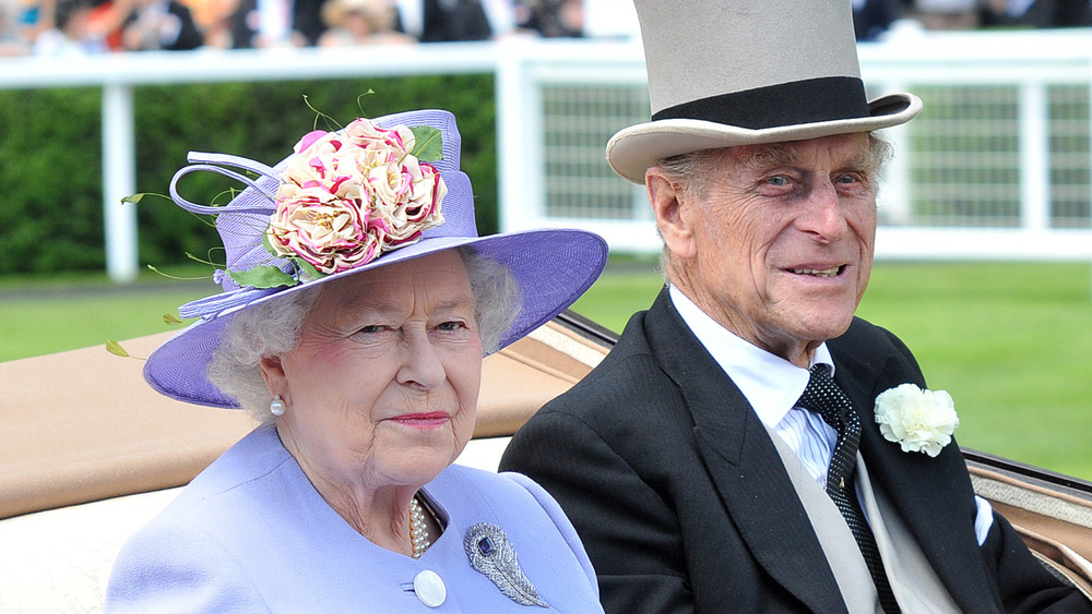 La reina Isabel y el príncipe Felipe sonriendo