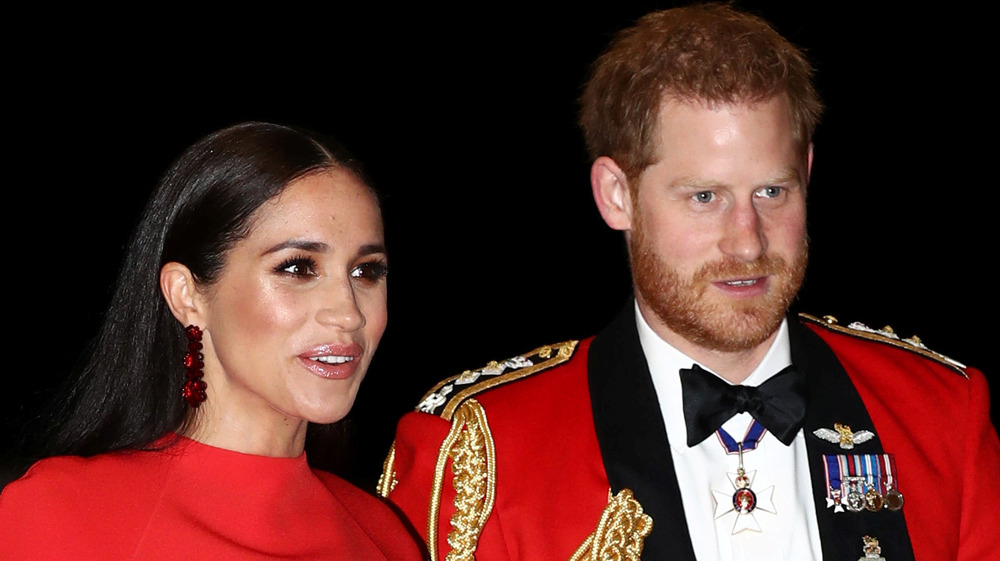 Meghan Markle y el príncipe Harry sonriendo