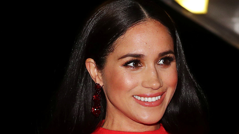 Meghan Markle sonriendo